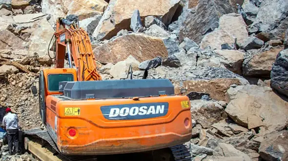 3 ماه تلاش برای پیدا کردن جسد آیت رضایی در معدن شازند