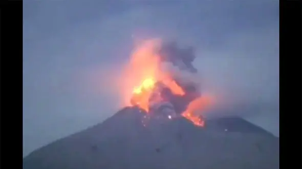 فوران آتشفشان ساکوراجیما در جزیره کیوشو در ژاپن
