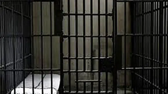 پاره شدن طناب دار قاتل اعدامی / او 16 سال در زندان کرمان بود