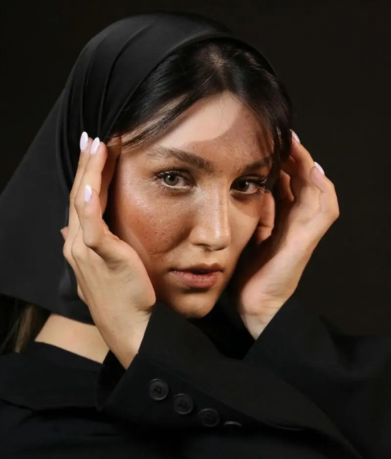 تصاویر | گریم عجیب زهرا (زارا) نادری‌فر بازیگر نقش «هوژان» در سریال «ناریا»