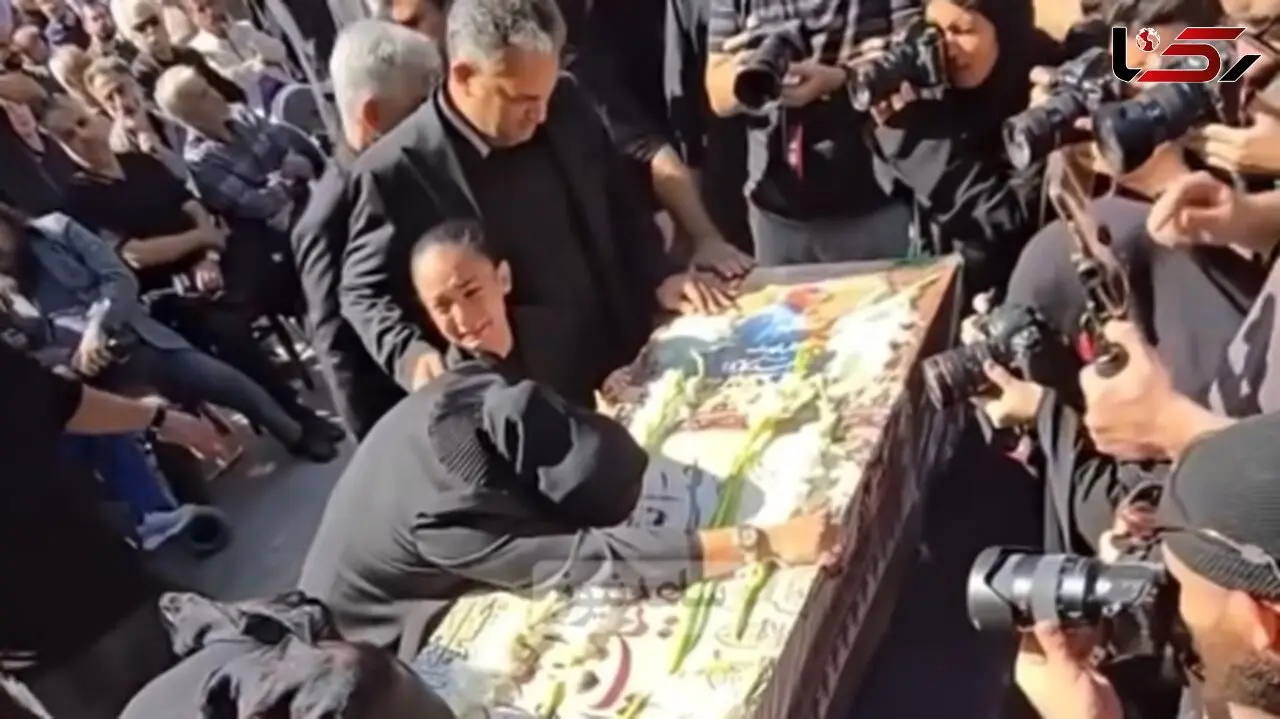آواز خوانی احساسی حسام الدین سراج سر مزار  محمد کاسبی/ روحش شاد و یادش گرامی