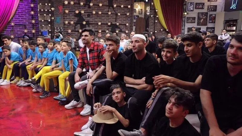 پشت صحنه عصر جدید 