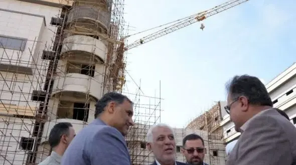 رضایت استاندار از روند طرح‌های خدمات درمانی در لرستان/ زمان دعوت از رییس جمهور را با پیشرفت پروژه ها تنظیم می کنیم