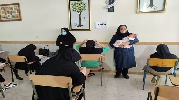 این نوزاد چند روزه مراقب امتحان دانشجویان در گنبد کاووس بود! + عکس