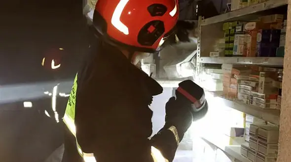 آتش سوزی  داروخانه بزرگ + عکس