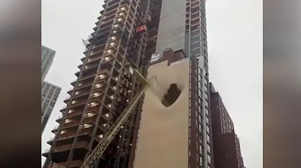 سقوط وحشتناک سقوط جرثقیل یک برج + فیلم 