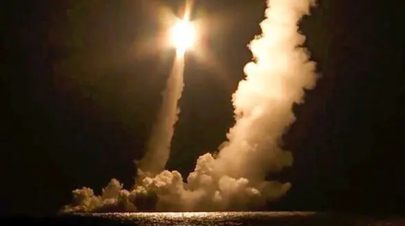 قدرت نمایی روسیه با شلیک چهار موشک قاره پیما 