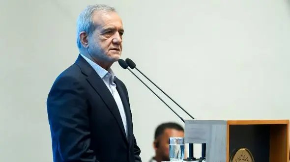 پزشکیان در باکو برای این شعرتشویق شد + فیلم