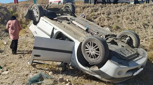 واژگونی یک دستگاه سراتو در اصفهان / 5 مصدوم به بیمارستان منتقل شد
