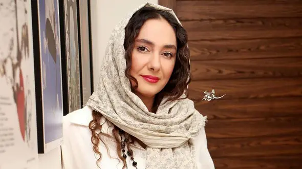 عکس پاییزی از هانیه توسلی در طبیعتی زیبا