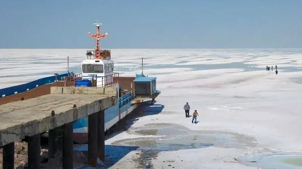  دریاچه ارومیه کمتر از 7 درصد حجم ایده آل خود آب دارد + فیلم