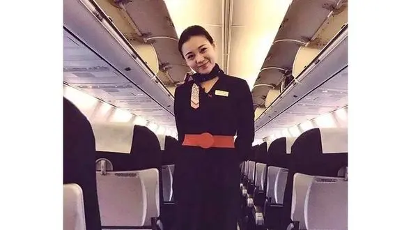 کار عجیب خانم مهماندار هواپیما / همه شوکه شدند+ عکس / چین