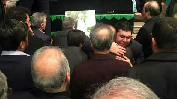 پیکر آیت‌الله هاشمی‌رفسنجانی احتمالا در حرم امام(ره) تدفین می‌شود +عکس پیکر یار امام در جماران
