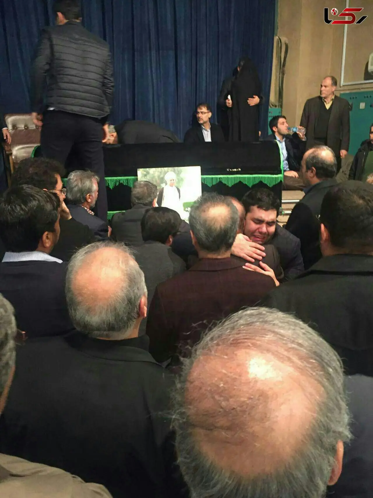 پیکر آیت‌الله هاشمی‌رفسنجانی احتمالا در حرم امام(ره) تدفین می‌شود +عکس پیکر یار امام در جماران
