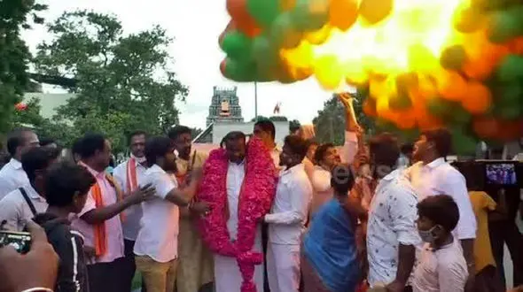 آتش گرفتن 10 نفر از مهمانان تولد نخست وزیر هند + فیلم