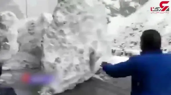 فیلم لحظه بهمن هولناک و فرار گردشگران در هند+ فیلم