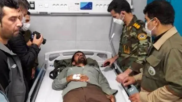 این مامور را با ضربه تبر از پای در آوردند / نجات در بیمارستان 