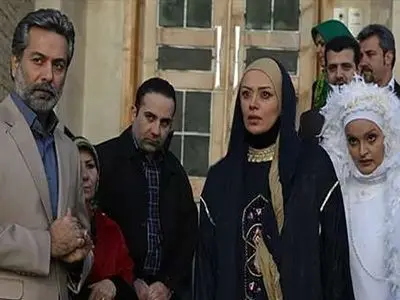 کپی برداری نیلوفر پارسا از استایل کیت میدلتون خبرساز شد / «بیتا»ی «آوای باران» در قامت «پرنسس ولز»!