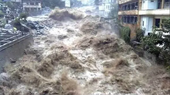 عکس هولناک از سیل / مرگ تلخ 6 نفر در سیل الجزایر
