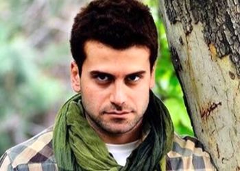 روزبه حصاری بازیگر سریال بچه مهندس: کف کوچه و خیابان زندگی می کنم خوب بلدم صورتم را با سیلی سرخ کنم/ شما نمی‌توانید هم به پارسا پیروزفر بگویید خوش چهره هم به من چون...