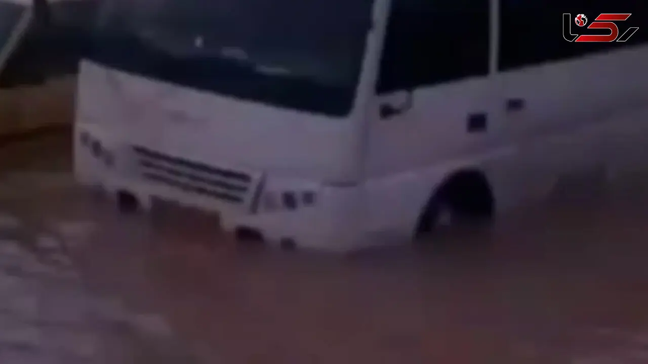 فیلم لحظات بحرانی رانندگی در باران شدید دهلران