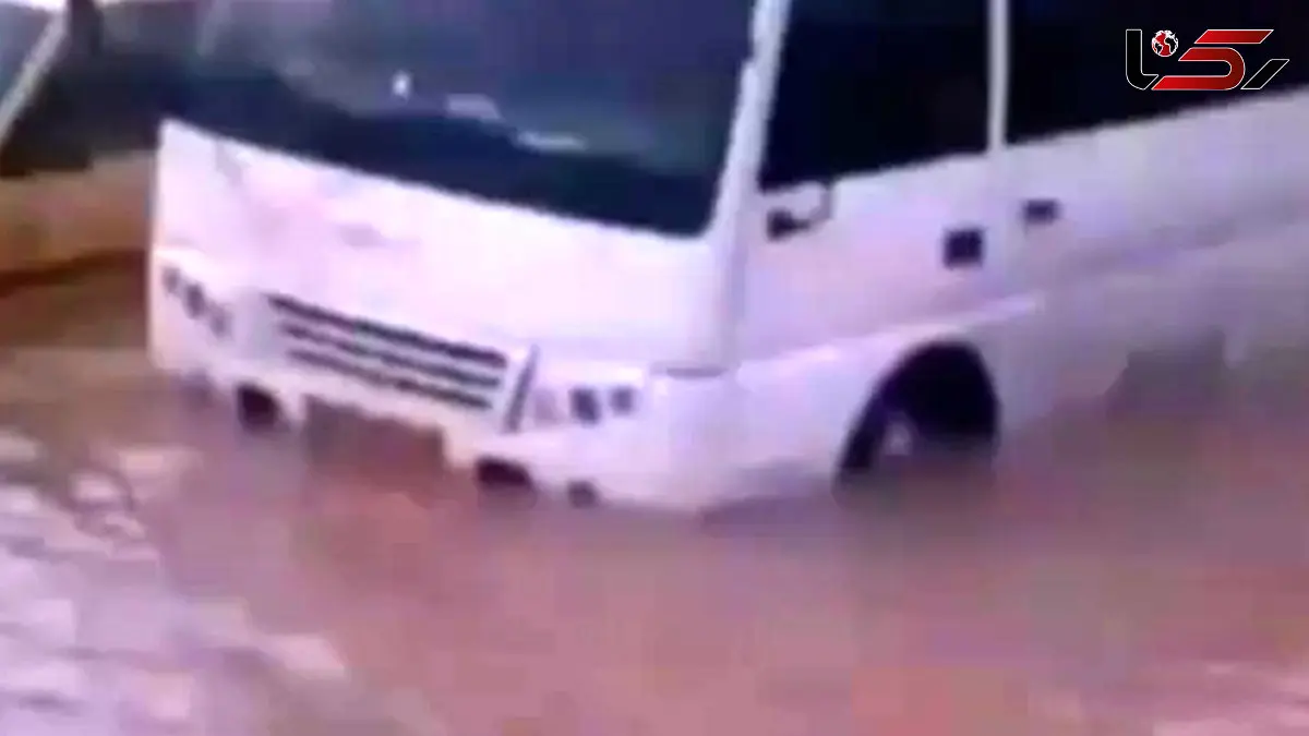 فیلم لحظات بحرانی رانندگی در باران شدید دهلران