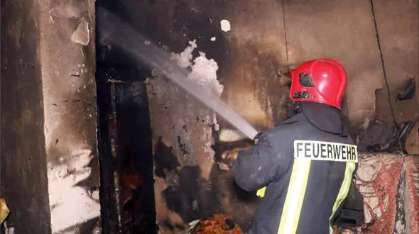 مرگ دلخراش مادر و دختر تنها و سوختن مرد دوزنه در مشهد / قاضی جنایی وارد ماجرا شد