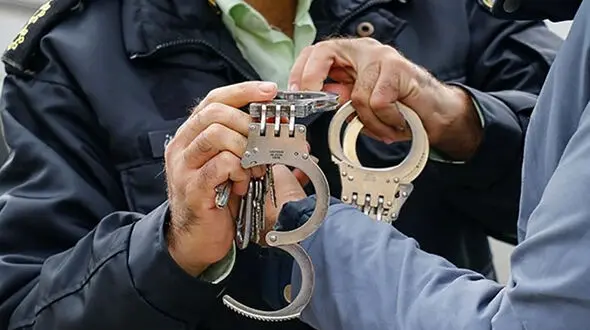 دستگیری شرور چاقو به دست سینما پردیس کوروش + فیلم
