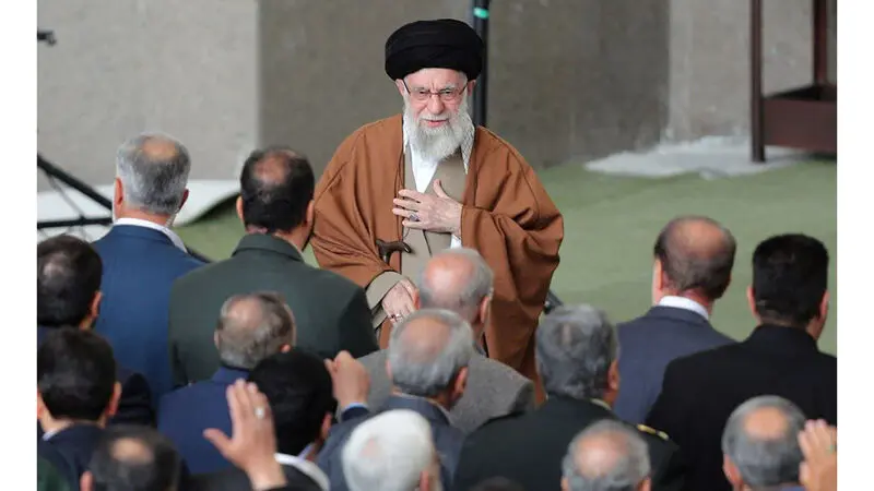 حضرت آیت الله خامنه‌ای ، امروز (دوشنبه۱۱ فروردین ۱۴۰۴) در خطبه نماز عید سعید فطر 