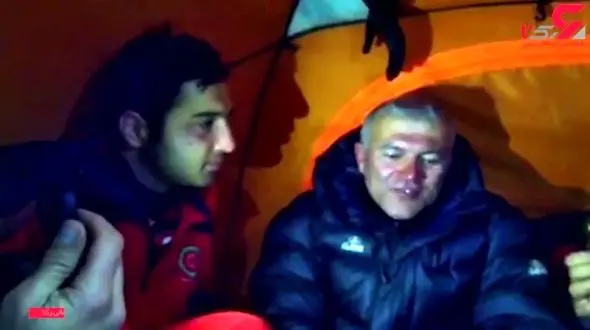 فیلم لحظه تحویل سال در کنار لاشه هواپیمای تهران-یاسوج در دنا 