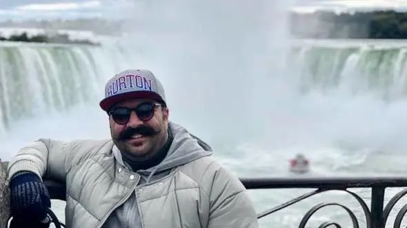 سلفی بهنام بانی با آبشار نیاگارا+عکس