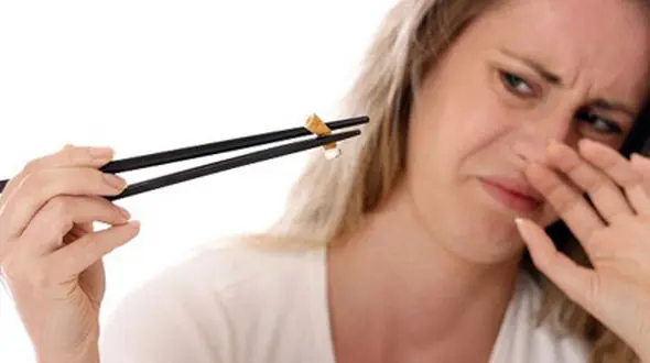 روش های ساده و جالب برای از بین بردن بوی سیگار در خانه