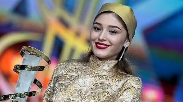 فرشته حسینی از خانه معمولی اش رونمایی کرد / عکس خلوت دونفره با شوهر فوق معروفش!