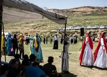 آواز شاد؛ تو عروسی دهه 50 هزارتا ماشین برای عروس کشون میرن فقط پیکان جوانان دوماد