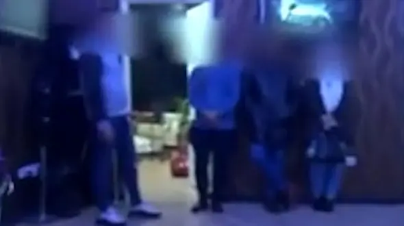 فیلم لحظه بازداشت گردانندگان سالن تتوی مختلط در تهران / اعترافات تلخ