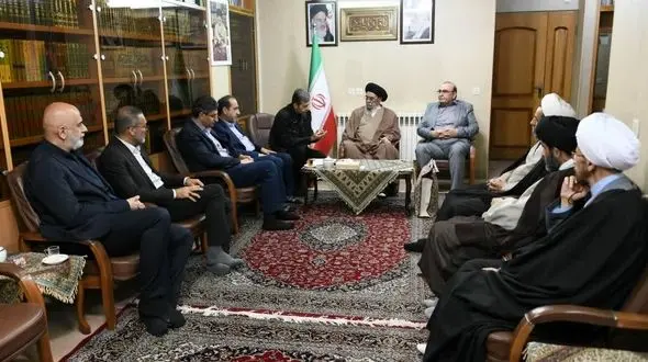 استاندار اصفهان گزارش پروژه های آب را به امام جمعه استان داد/ مذاکره ائمه جمعه یزد و اصفهان بر سر تنش‌ها و اختلافات آبی 