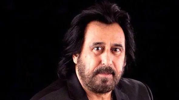 فیلم رازمگوهای شهرام شب پره  /  ما 6 تا دایناسوریم  + اسامی خوانندگانی با لقب دایناسور !