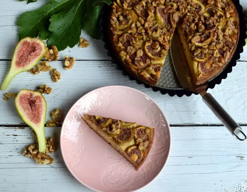 طرز تهیه کیک انجیر و گردو