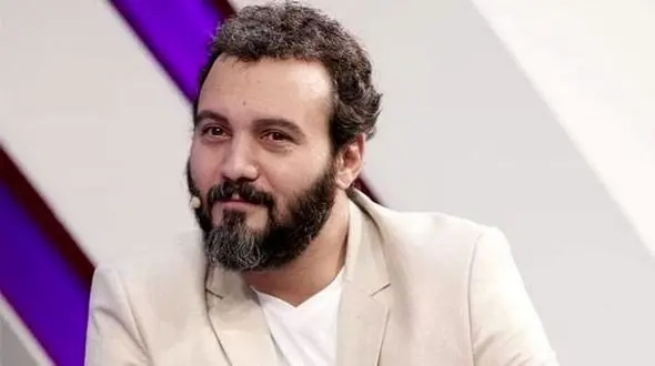 خارج گردی لاکچری کامبیز دیرباز و همسرش + عکس دخترش