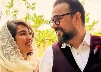 فیلم هم‌خوانی احساسی و باشکوه مونا کرمی و سپند امیرسلیمانی با آهنگ «مادر من» ! / مادر من ... مادر من ...