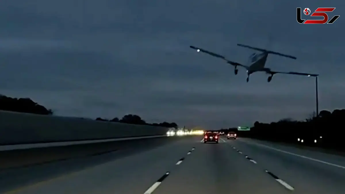 فیلم فرود اضطراری هواپیما روی خودرو در بزرگراه فلوریدا