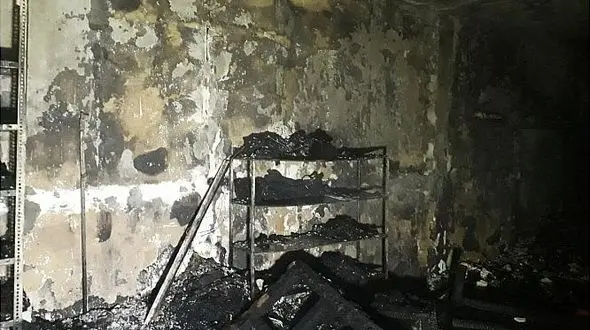 آتش سوزی کارگاه تولیدی کفش در خیابان زمزم + عکس 