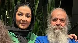 عکس ها / نگاهی به چیدمان خانه شاهانه دوبلکس سارا صوفیانی و شوهر سن بالایش/ از نرده حفاظ های طلایی مارپیچ تا مبلمان خوشرنگ ، بوفه های پر از کریستال و میز تلویزیون لوکس