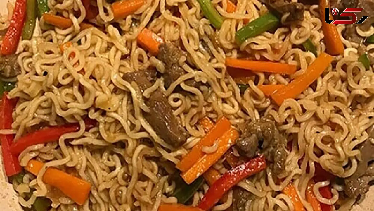 خوراک نودل با سوسیس + فیلم