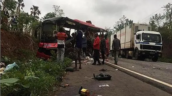 ۶ کشته و ۵ زخمی در تصادف جاده‌ای نیجریه