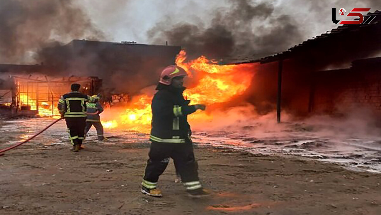 آتش‌سوزی در ۲ کارخانه شهرک صنعتی ایوانکی