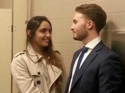 عکس ها / عجیب‌ترین مراسم عقد؛ عروس و داماد مراسم ازدواج خود را در توالت عمومی برگزار کردند 