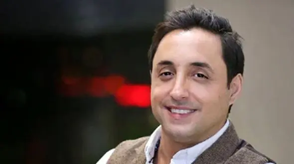 بغض و گریه امیرحسین رستمی به یاد پدرش