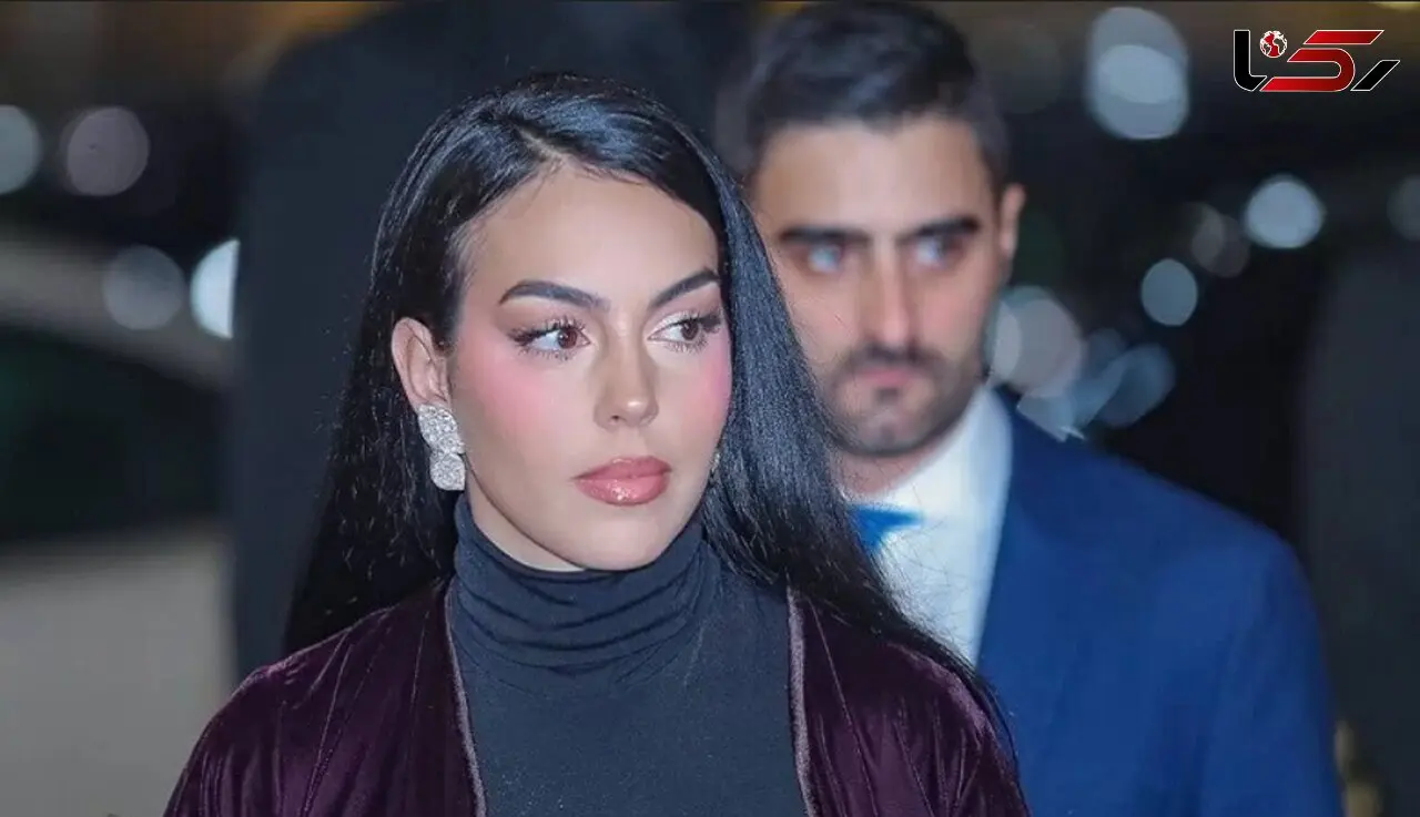 عکس/ ژست نامزد کریس رونالدو با کاپشن در زمین دومیدانی عربستان!