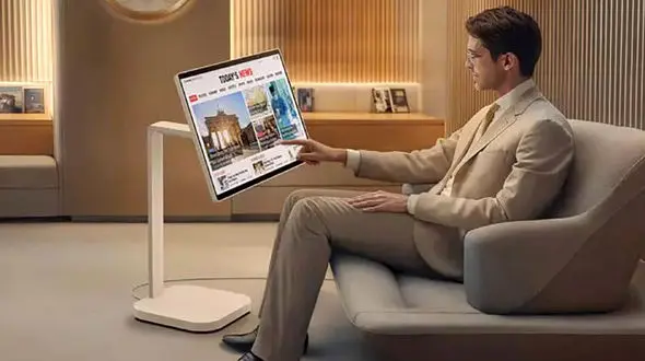 مانیتور 32 اینچی 4K ال‌جی؛ تجربه‌ای متفاوت با قابلیت حرکت